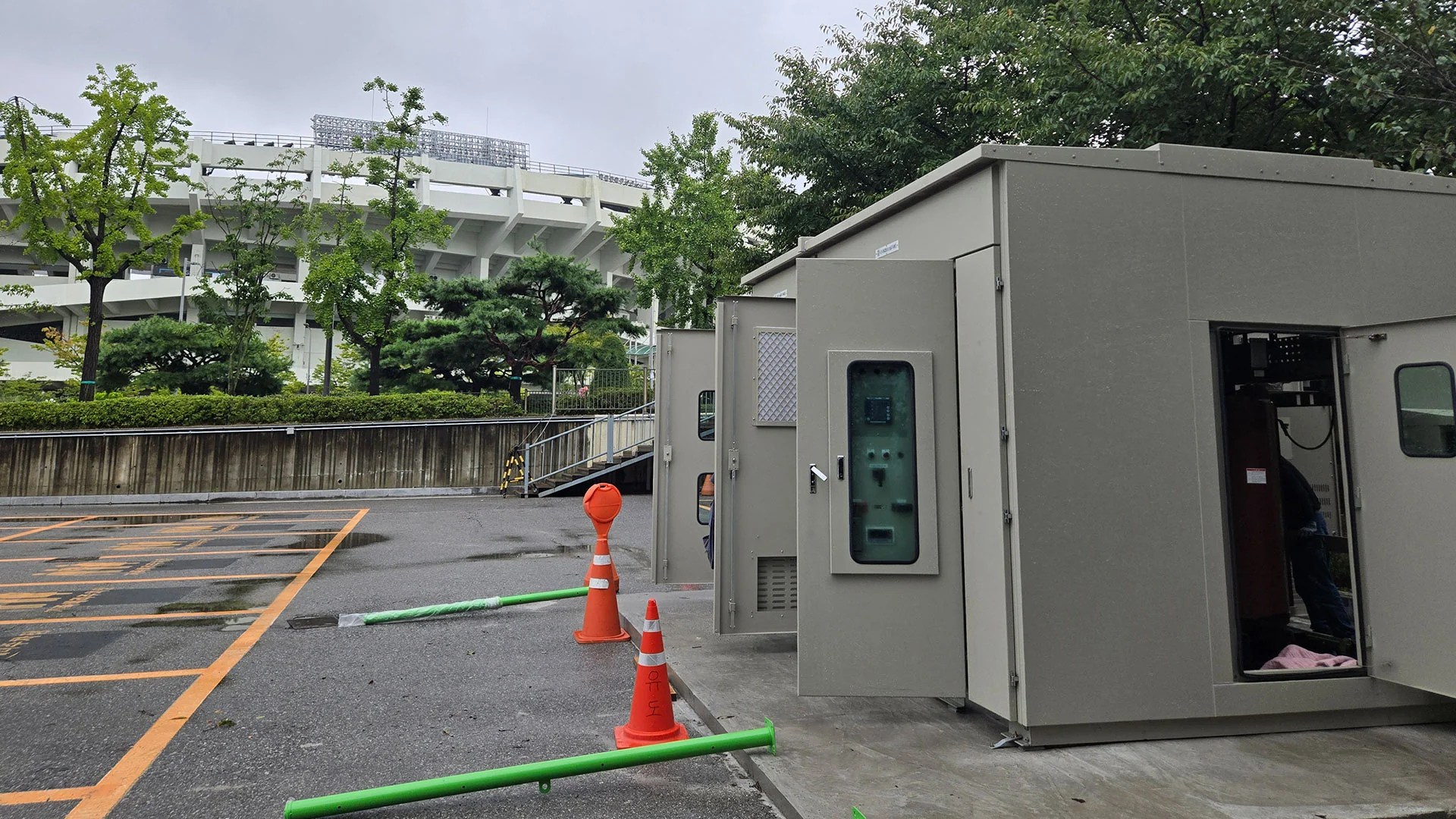 잠실종합운동장 야외주차장 2500kW 임시수변전 사진 1