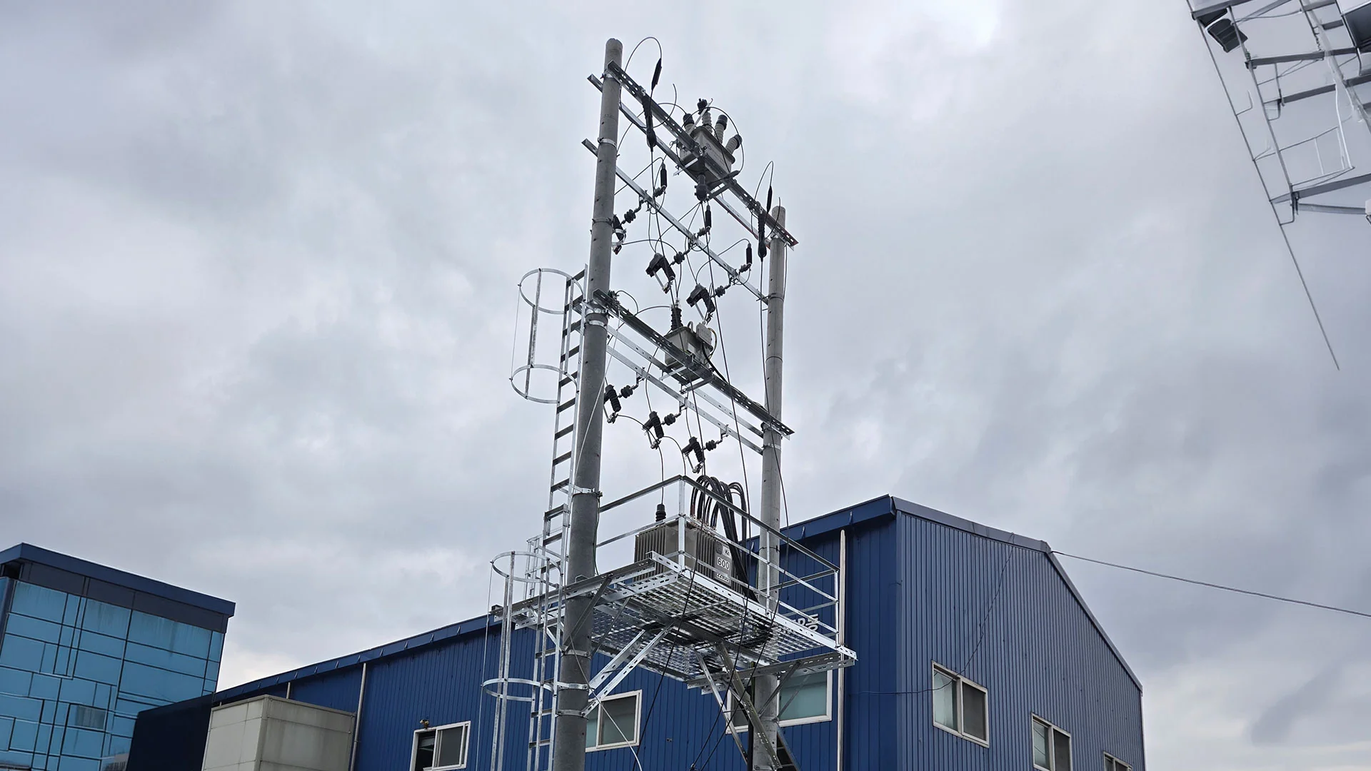 화성 LCM 테크놀로지 600kW H주 수변전 사진 2