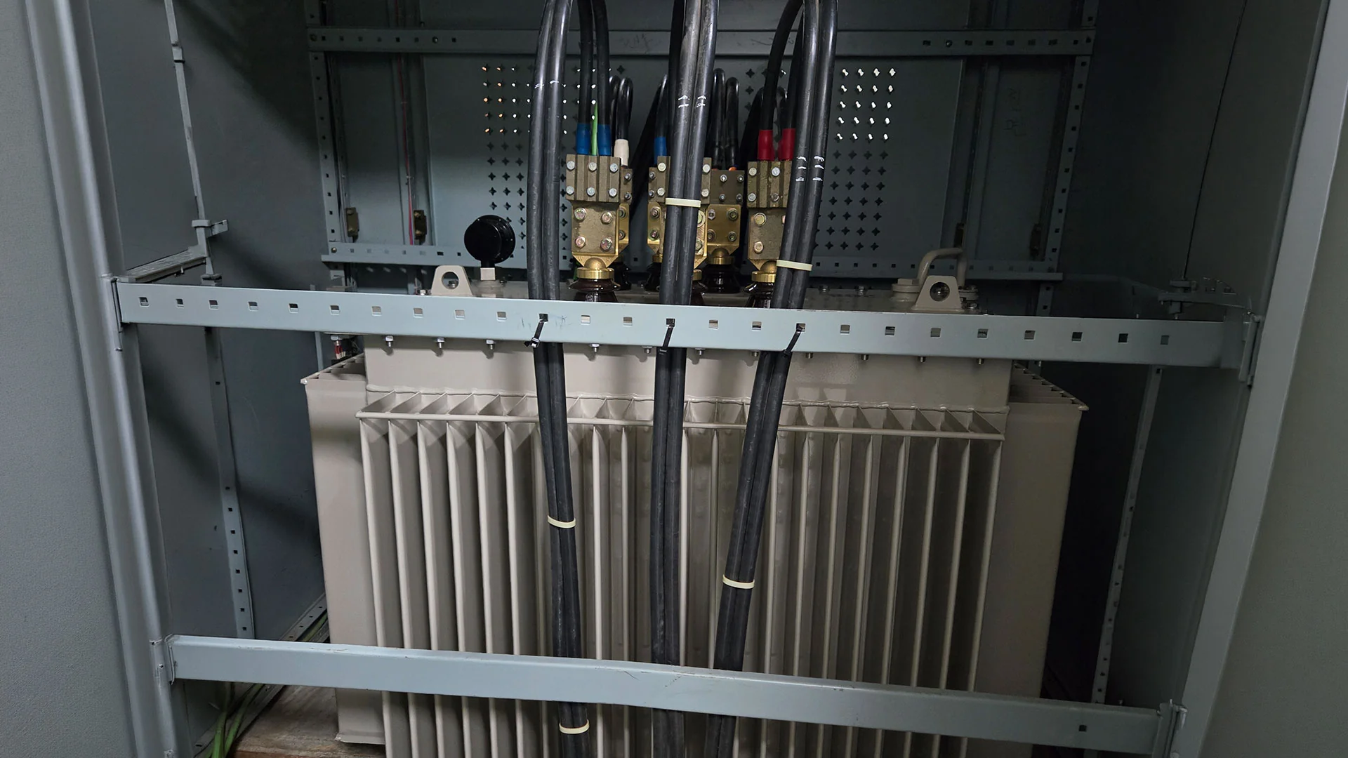 설악 켄싱턴 호텔 950kW 수변전 개보수 사진 3